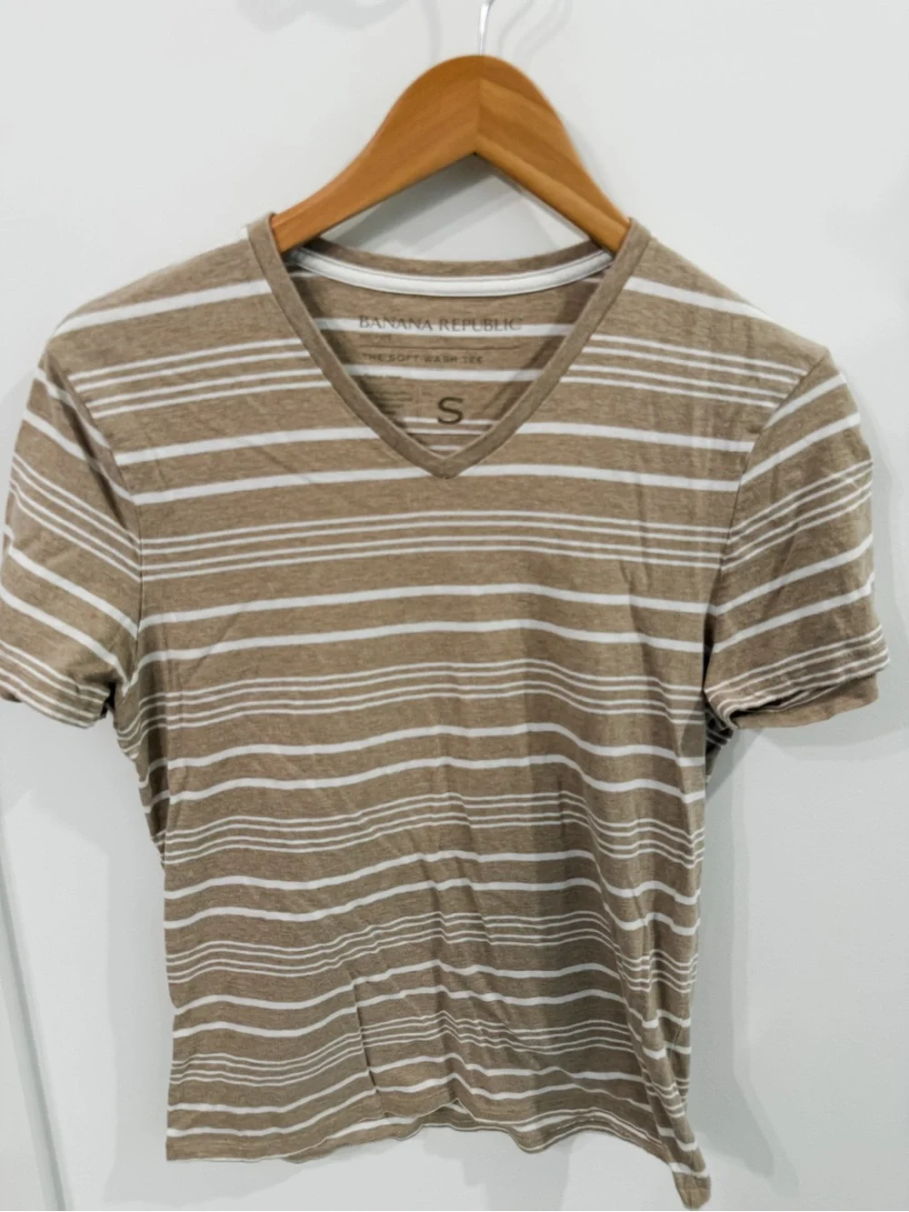 Banana Republic Men’s Tan & White Striped V-Neck Tee
